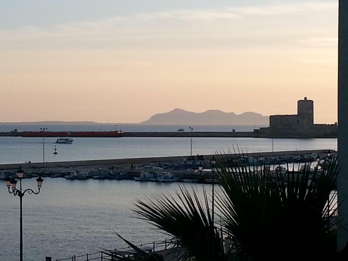 Pappalardo - Regina Elena Apartment Trapani Bagian luar foto