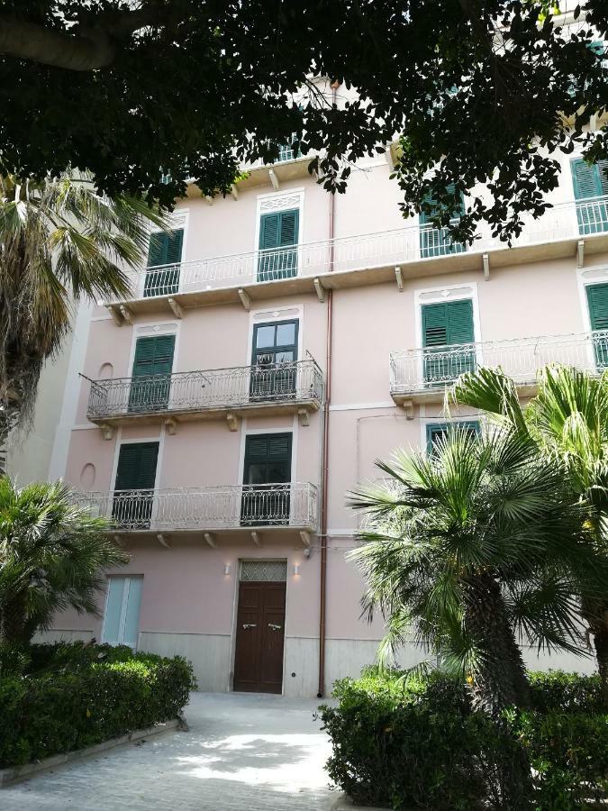 Pappalardo - Regina Elena Apartment Trapani Bagian luar foto