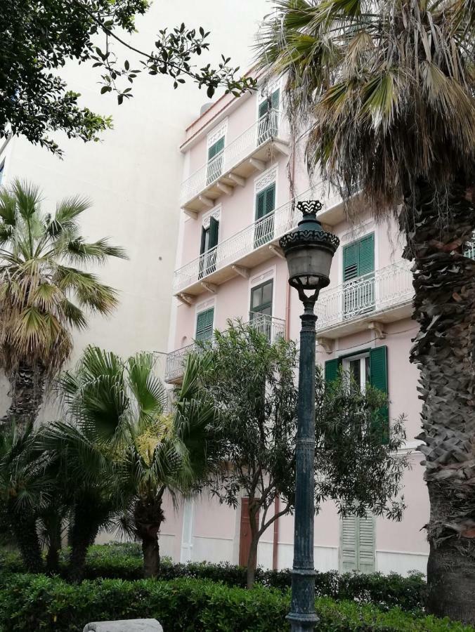 Pappalardo - Regina Elena Apartment Trapani Bagian luar foto